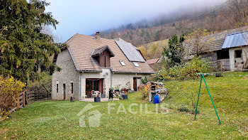 maison à Château-Bernard (38)