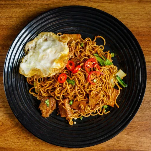 Egg Hakka Noodles