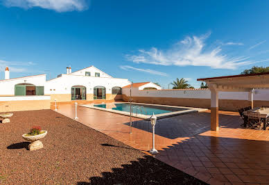 Maison avec jardin et terrasse 3