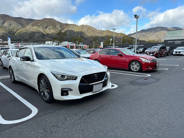スカイラインのv37skyline・400R・さらば愛車・ようこそ愛車・今年もよろしくお願いしますに関するカスタム事例の投稿画像1枚目