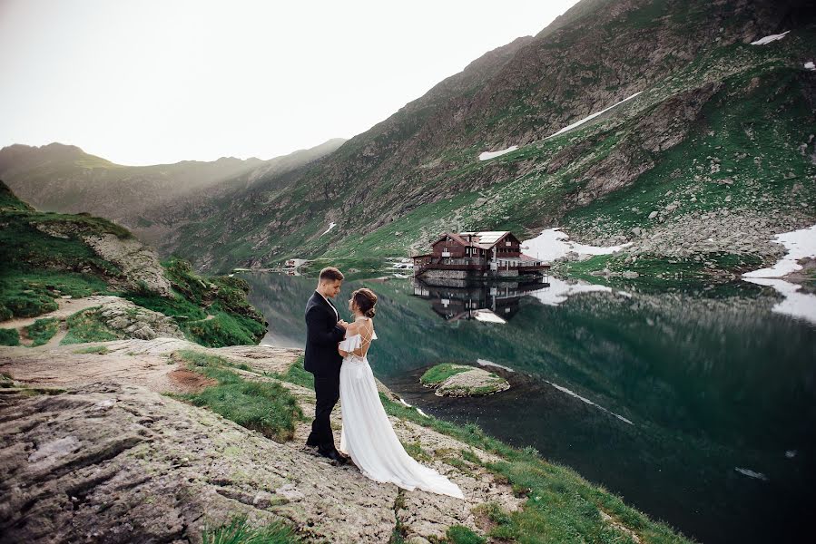 Düğün fotoğrafçısı Dmitro Lisyuk (dimontito). 12 Ağustos 2019 fotoları