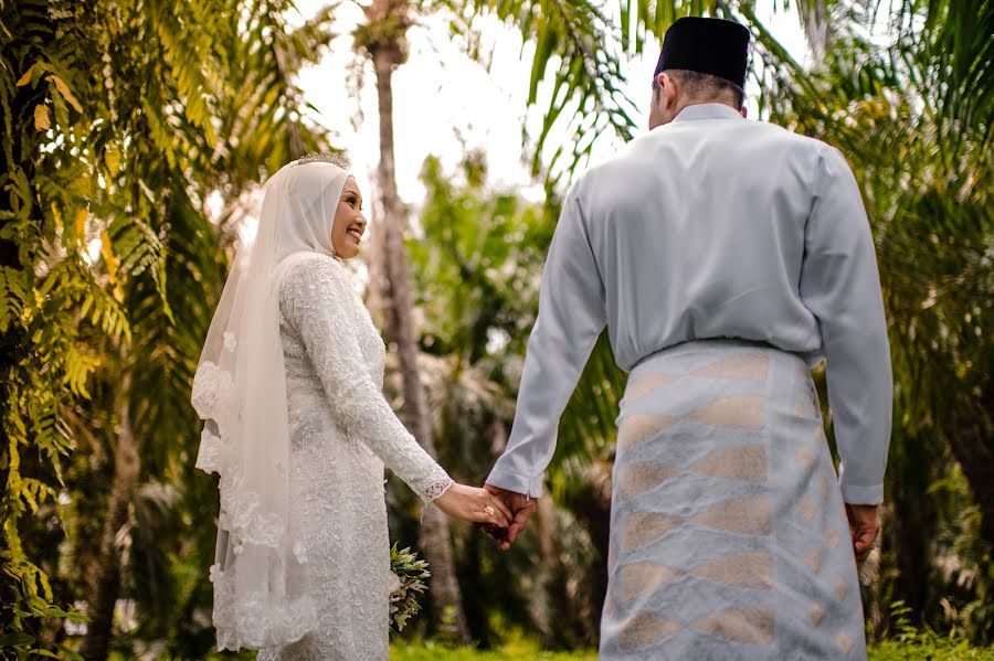 Wedding photographer Muhazim Mahdzar (hellojim). Photo of 8 July 2019