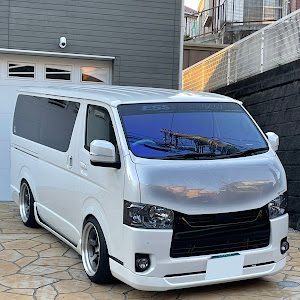 ハイエースバン TRH200V