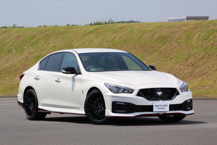 スカイラインのNISSAN・SKYLINE・スカイライン・V37・NISMOに関するカスタム事例の投稿画像1枚目
