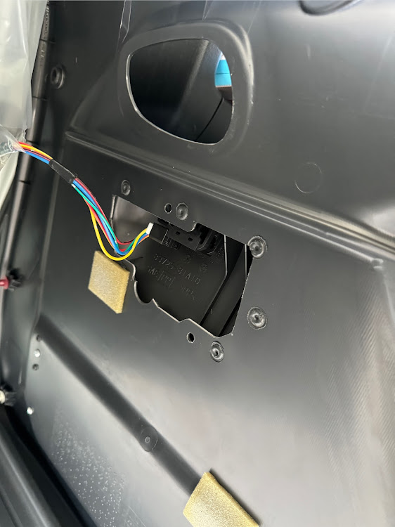 ジムニーの色々取り付け・ガソリン満タン・走行中 TV視聴・助手席パワーウインドウオート化・料理も作るよに関するカスタム事例の投稿画像6枚目