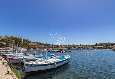 Appartement avec terrasse en bord de mer 1