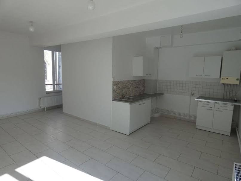 Location  appartement 3 pièces 57 m² à Nogent-l'Artaud (02310), 623 €