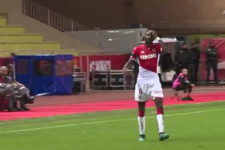 🎥 Zorgt Bakayoko hier voor de grappigste wissel ooit? 