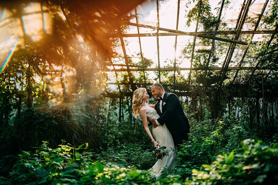 Fotografo di matrimoni Pawel Andrzejewski (loveneeds). Foto del 2 maggio 2021