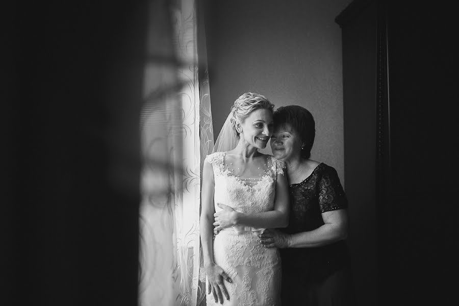 Wedding photographer Dmitriy Malyavka (malyavka). Photo of 22 March 2014