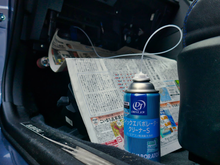 レヴォーグのエバポレータークリーナー・エアコン消臭・エアコンフィルター交換・メンテナンス・DIYに関するカスタム事例の投稿画像3枚目