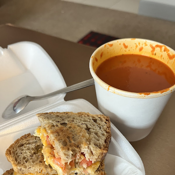 Grilled cheese and tomato basil soup