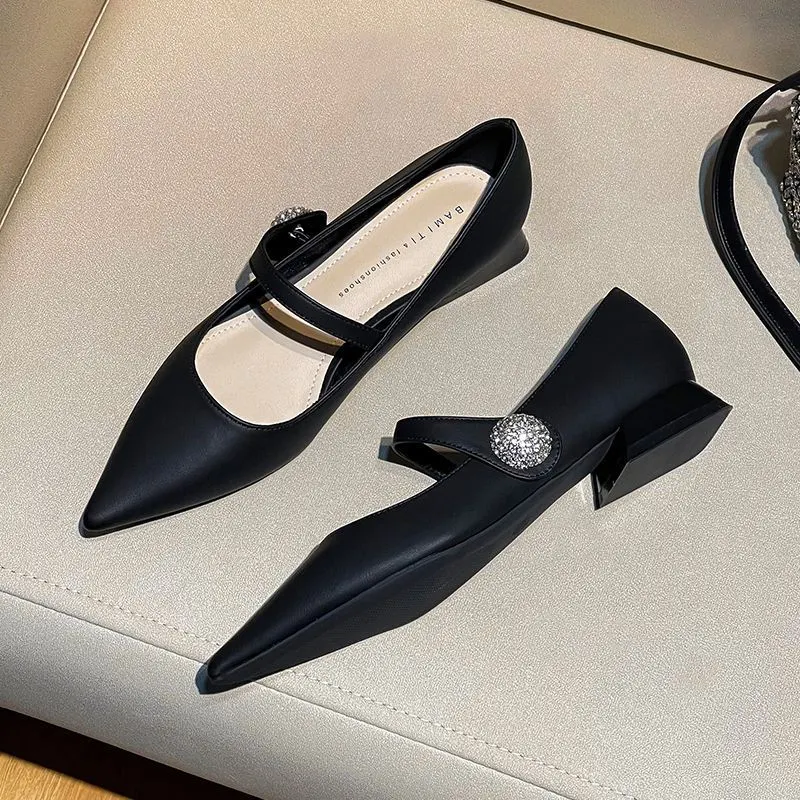 Title 4, Klassische Damen High Heels mit spitzer französ...