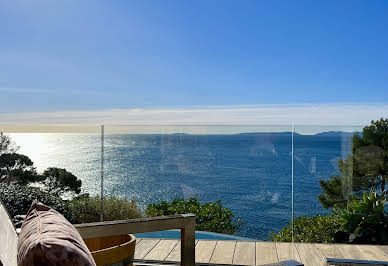 Villa avec piscine en bord de mer 2