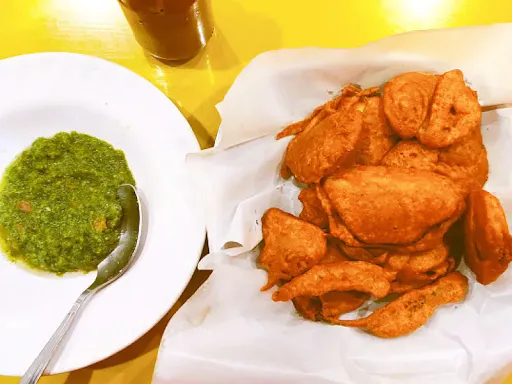 Garam Garam Pakoda 8 Pcs