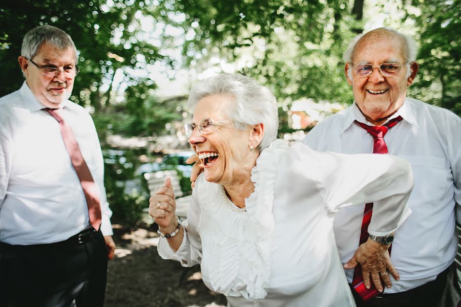 Fotógrafo de casamento Yuliya Bahr (ulinea). Foto de 25 de outubro 2014