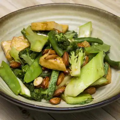 Stir Fried Vegetables With Crunchy Almond