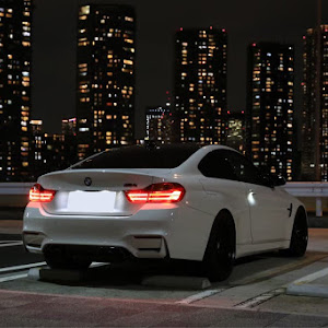 M4 クーペ F82