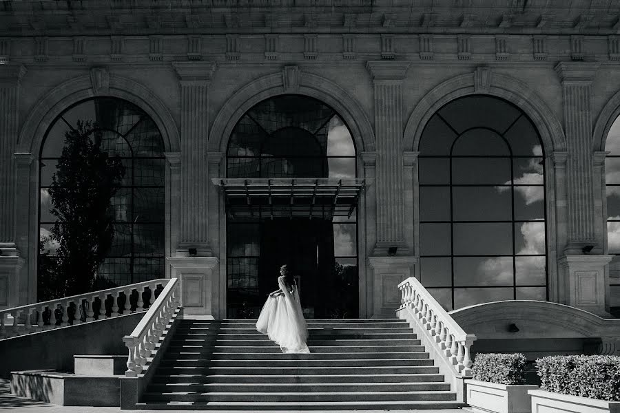 Fotografo di matrimoni Nikolae Grati (gnicolae). Foto del 23 novembre 2023