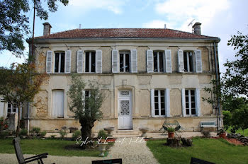 maison à Mirambeau (17)