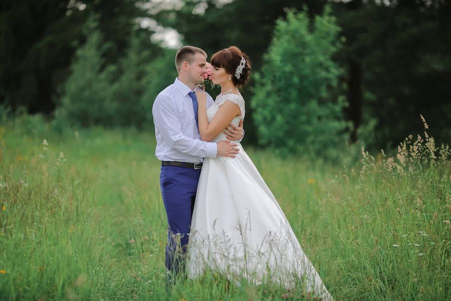 Fotografo di matrimoni Darina Luzyanina (darinalou). Foto del 19 febbraio 2017