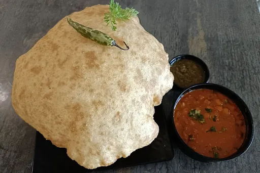 Punjabi Chole With Bhature [1 Bhature]