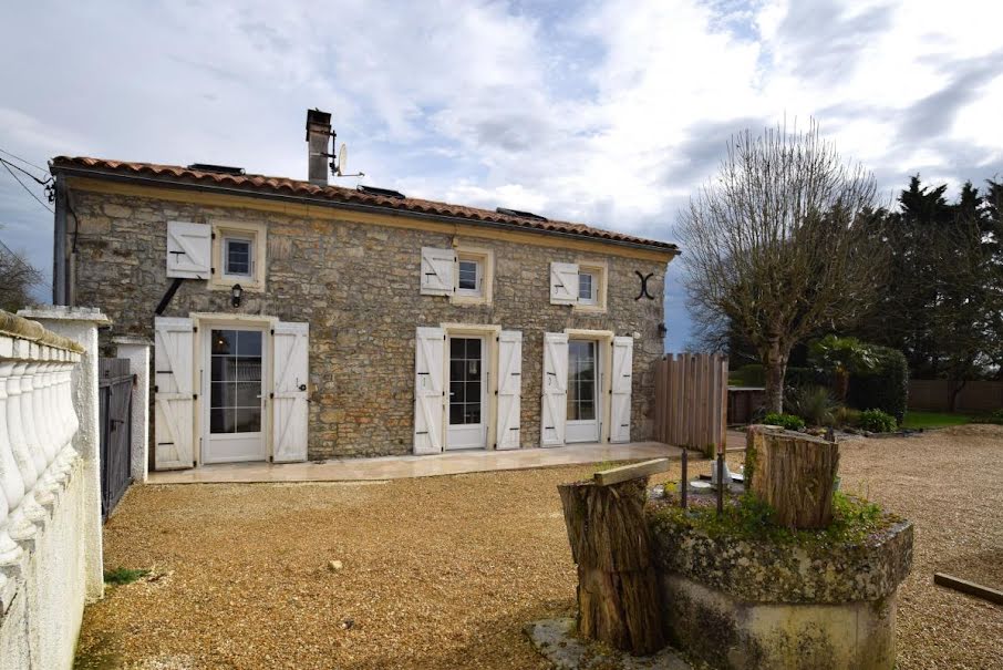 Vente maison 5 pièces 138 m² à La Vallée (17250), 294 500 €