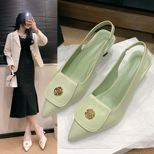 Title 3, Classic Style Camellia Pointed Toe Cap Plus Siz...