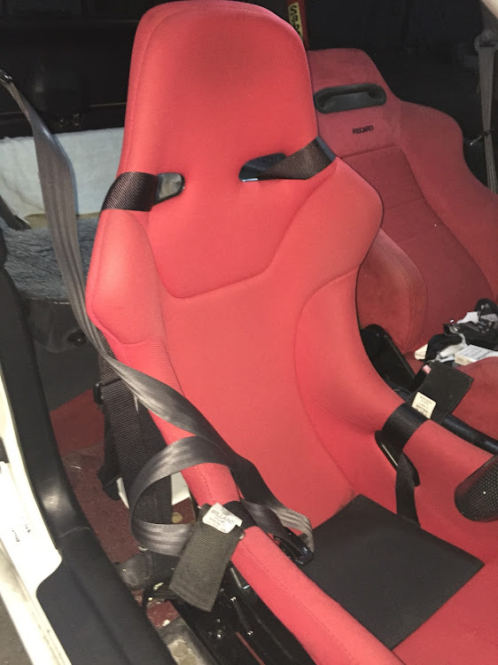シビックのコラボ・シート交換・フルバケ取付・ナニワヤフルバケ・シビックタイプR EK9に関するカスタム事例の投稿画像4枚目