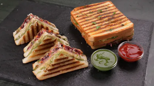 Veg Grilled Sandwich (2 Pcs)