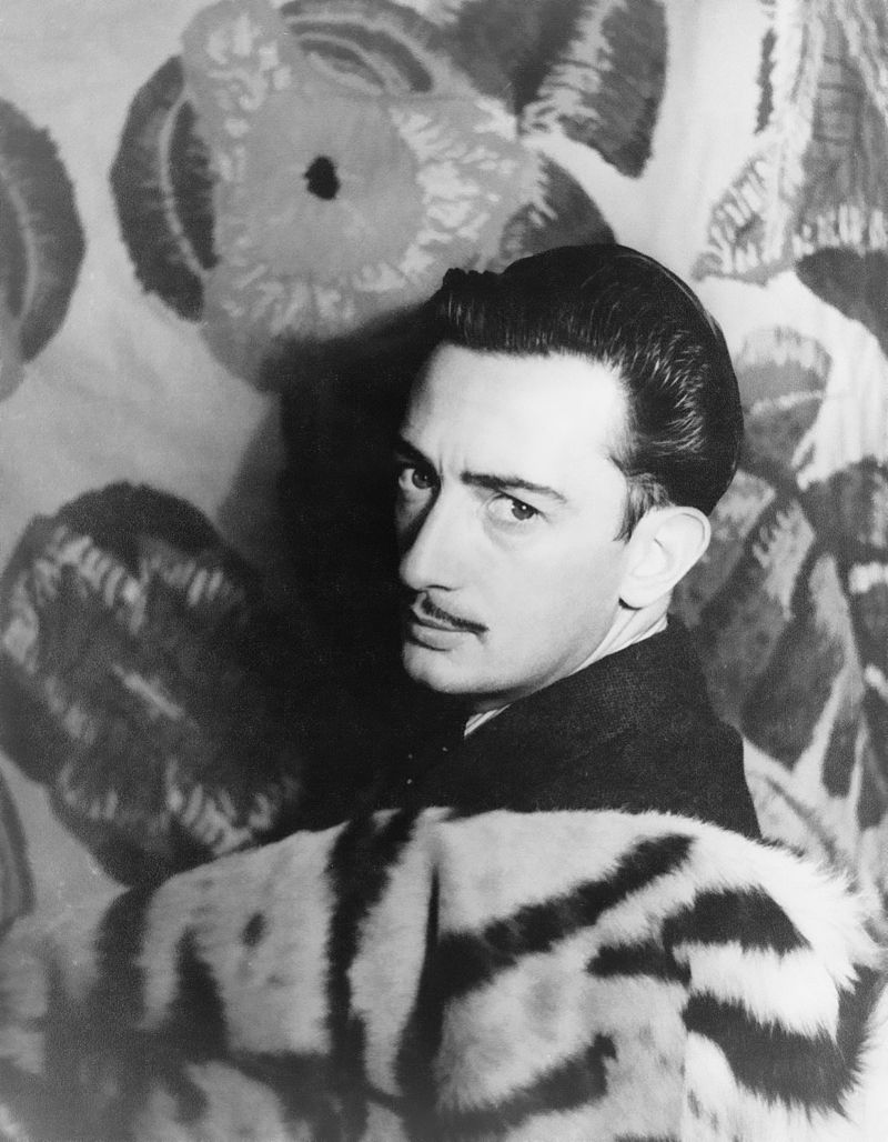 800px-Salvador_Dalí_1939.jpg