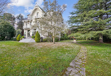 Maison avec terrasse 1