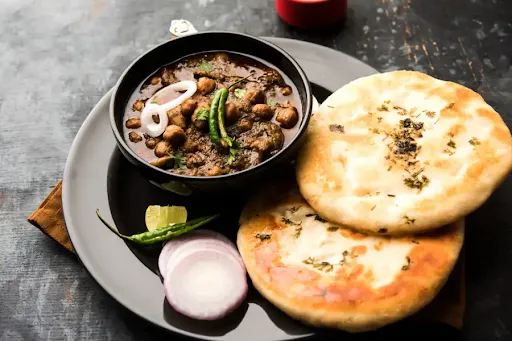 Chole Kulcha