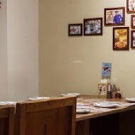 PIZZERIA OGGI 拿坡里披薩專賣店(天母店)