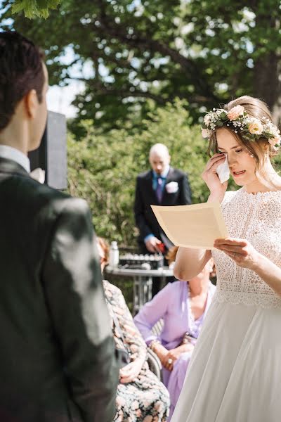 Fotógrafo de casamento Suvi Mikkanen (suvihelmi). Foto de 20 de junho 2023