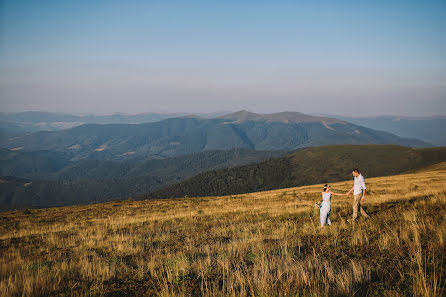 Fotógrafo de casamento Lyudmila Antalovci (dreamon). Foto de 6 de outubro 2015