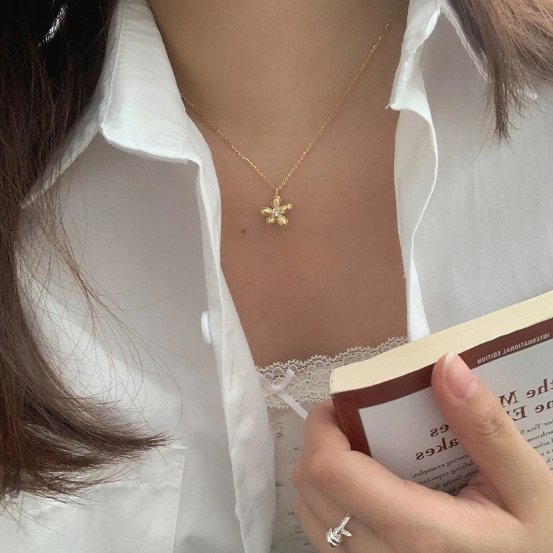 S925 Sterling Zilveren Egg Flower Ketting, een uniek sieraad. Speciaal design, ideaal cadeau voor vrouwen, modieus en elegant.