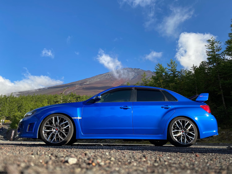 インプレッサ WRX STIの無免許さんが投稿したカスタム事例の投稿画像1枚目