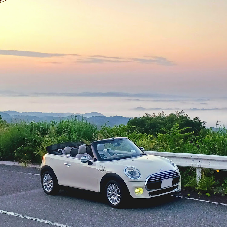 ミニ コンバーチブルの斜め45度後方の美学・雲海・ベンダーショップ もみぢの里・羽山第2トンネル・済渡寺に関するカスタム事例の投稿画像4枚目