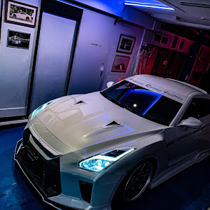 NISSAN GT-R