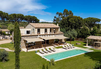 Villa avec piscine en bord de mer 2