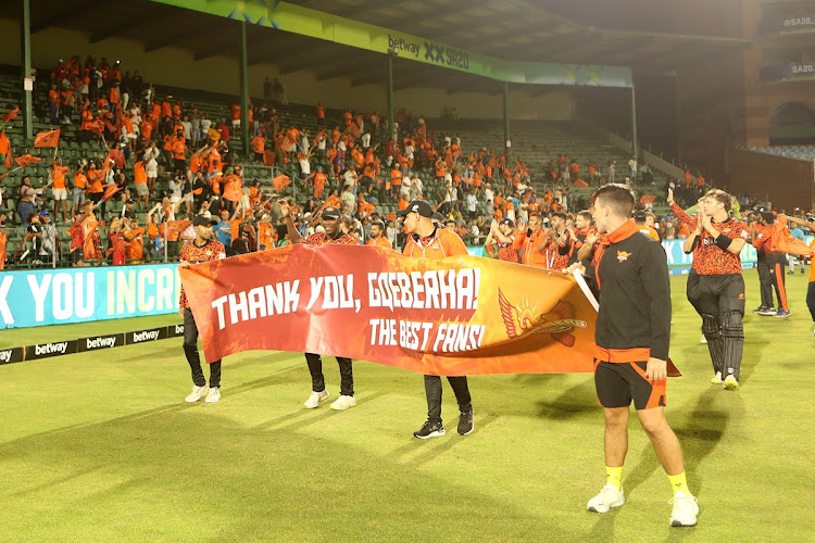 Sunrisers Eastern Cape do a lap of honour after beating Paarl Royals at St George's Park in Gqeberha on Sunday to end to of the SA 20 log.