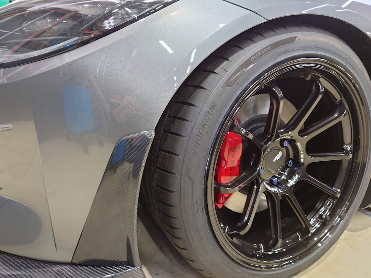 フェアレディZのVARIS・ADVAN・RZ-DF2・スポイラー取り付けに関するカスタム事例の投稿画像2枚目
