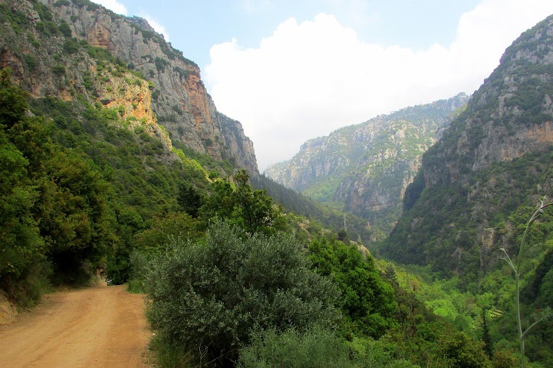 POR EL VALLE DE QADISHA (II): SENDERISMO POR EL VALLE - POR LÍBANO COMO PEDRO POR EL PAÍS DEL CEDRO (15)