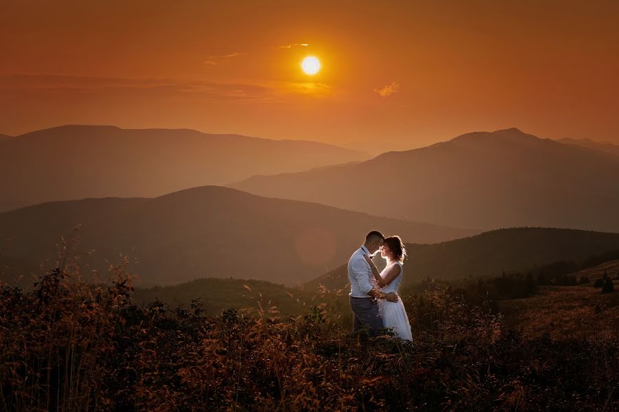 Fotografo di matrimoni Tomasz Bieszczad (tbieszczad). Foto del 14 dicembre 2019