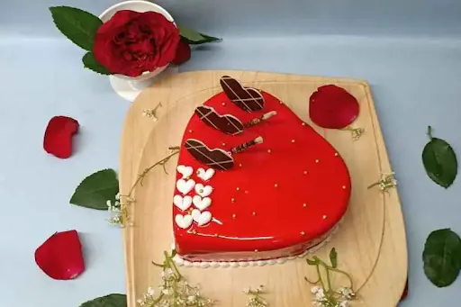 Strawberry Heart Cake [500 Grams]