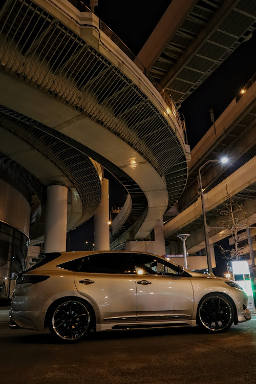 ハリアーのドライブ・深夜徘徊に関するカスタム事例の投稿画像1枚目