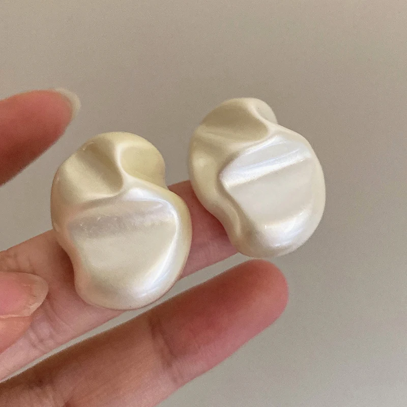 Title 1, Artsy Witte Parel Oorbel voor Meisjes. Stijlvol...