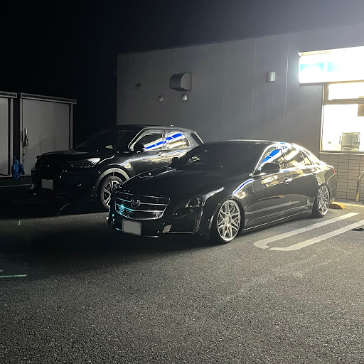 ロッキー のキャデラック コンビニ駐車場 レベチ過ぎる アメ車 かっこいいに関するカスタム メンテナンスの投稿画像 車 のカスタム情報はcartune