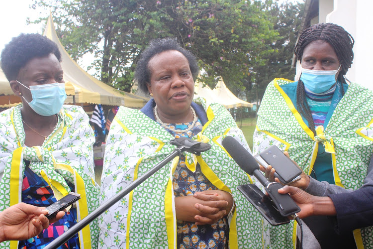 Council of Governors CEO Jackline Omogeni and Kericho Deputy Governor Susan Kikwai address the press at Matongo Lutheran Church in Nyamira county on Thursday